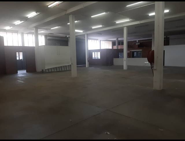 945M² WAREHOUSE TO LET IN NEW GERMANY